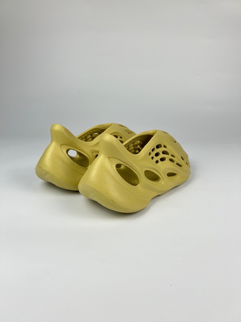 Foto 4 de Yeezy Foam Runner Sulfur — 40 / 40.5 / 41 / 40/1, Usado