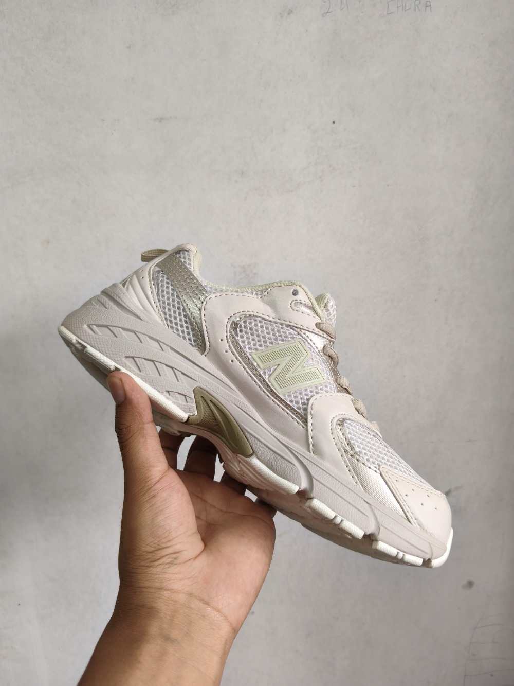 New Balance 530 Gold Metallic Linen — 37, Novo