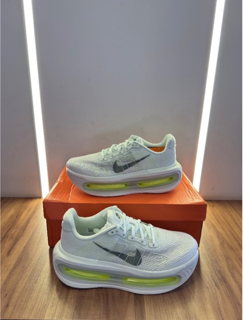 Foto 2 de Nike Vomero Premium Barely Volt — 42, Novo