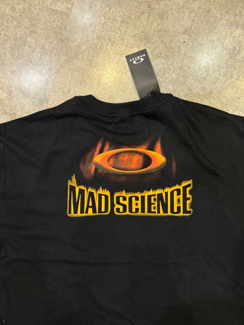 Camiseta Oakley Mad Science Logo Blackout — M / G, Novo
