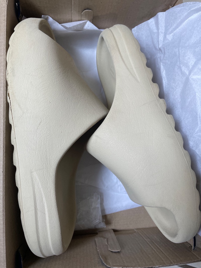 Foto 3 de Yeezy Slide Bone (2022) — 46, Usado