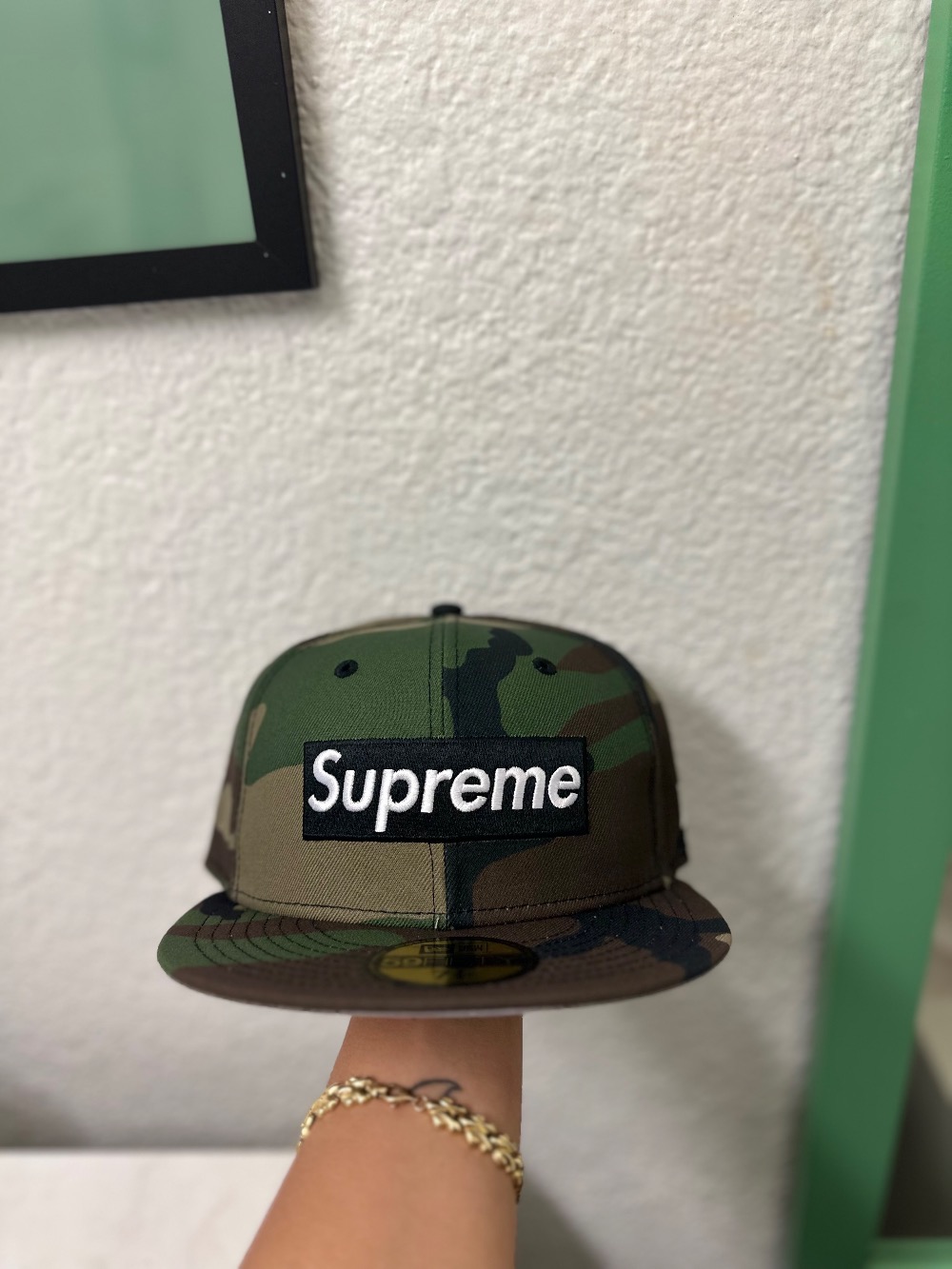 New Era x Boné Supreme Rings Box Logo Woodland Camo SS26-W14 — 7-1/4, Novo