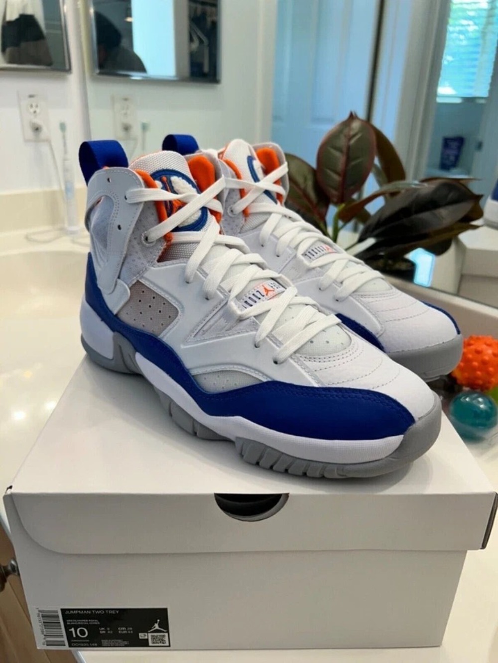 Jordan Jumpman Two Trey White Hyper Royal — 43.5, Novo