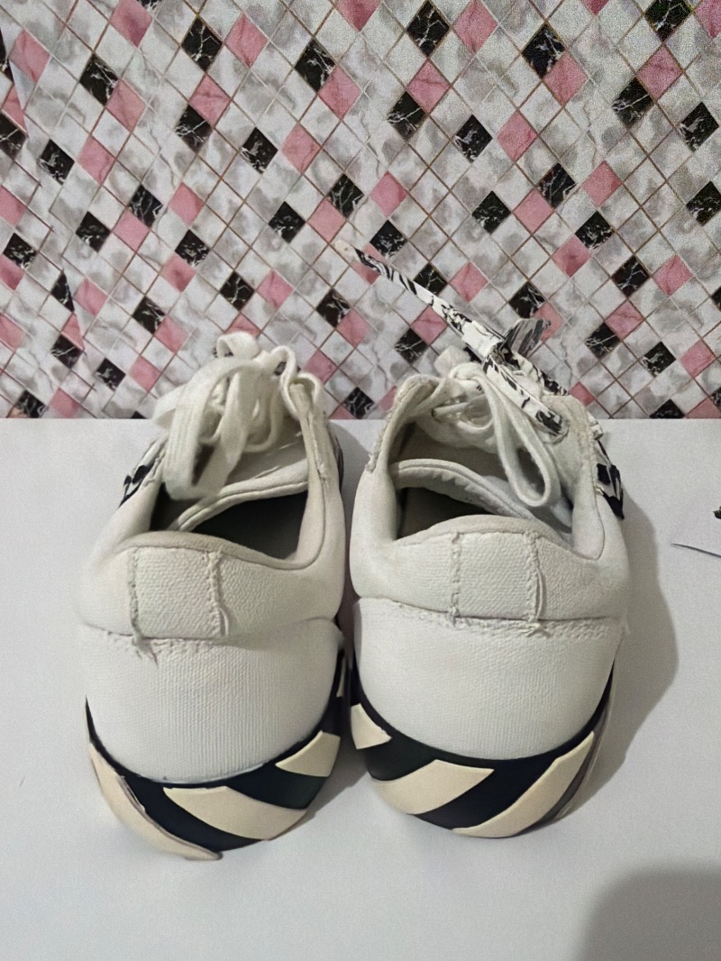 Foto 4 de Off-White Vulcanized Low Canvas White Black — 38, Usado