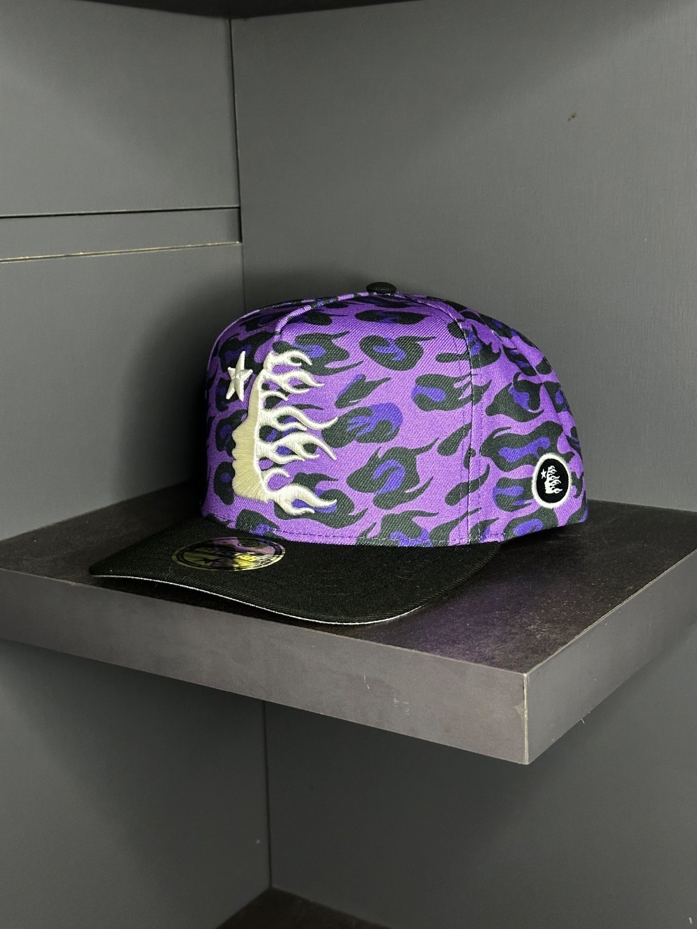 Boné Hellstar Cheetah Print Snapback Purple — Único, Novo