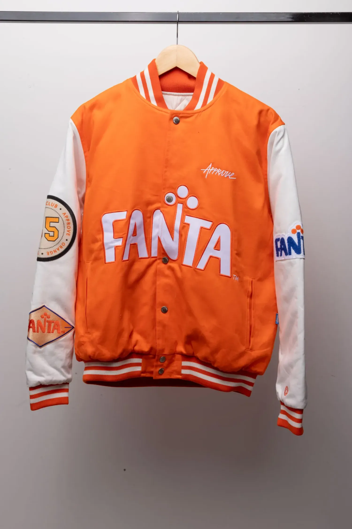 Fanta x Approve Jaqueta College Orange — G, Novo
