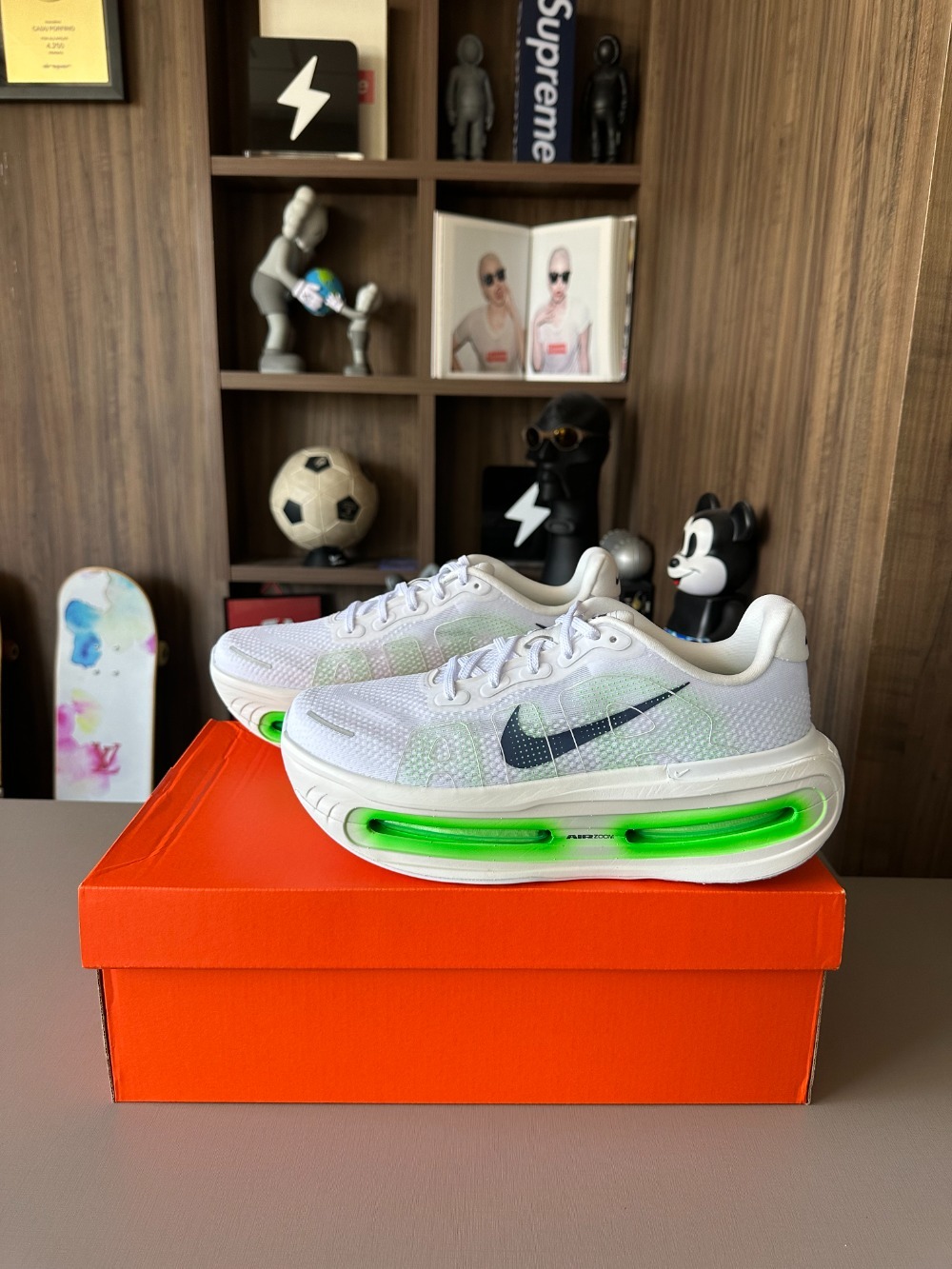 Nike Vomero Premium Green Spark — 42.5, Novo
