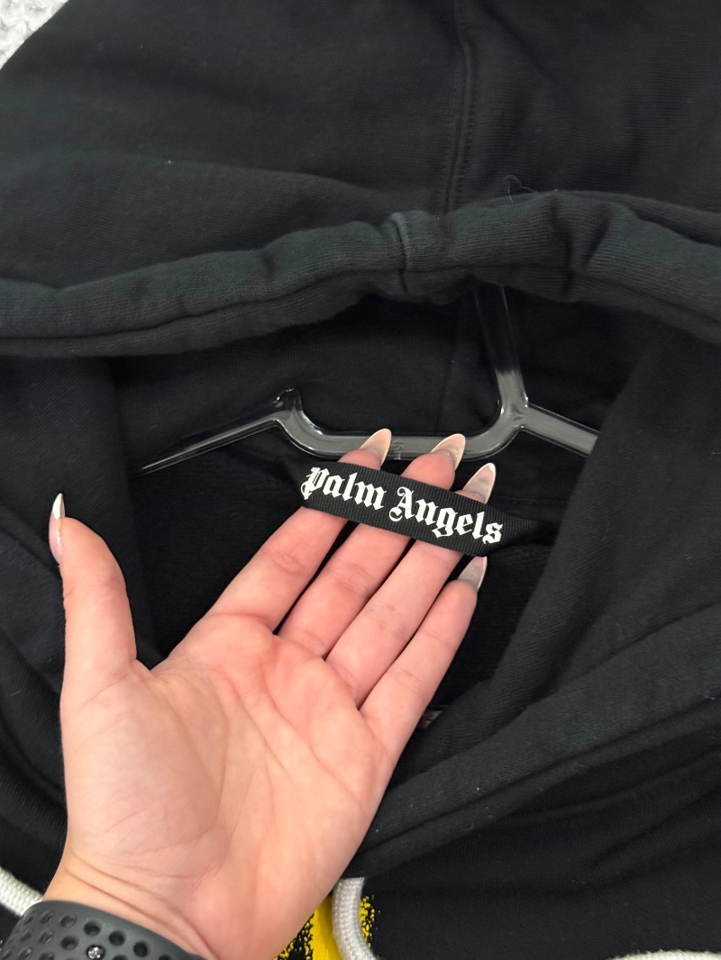 Foto 5 de Moletom Palm Angels Star Sprayed Logo Black Yellow — XG, Usado