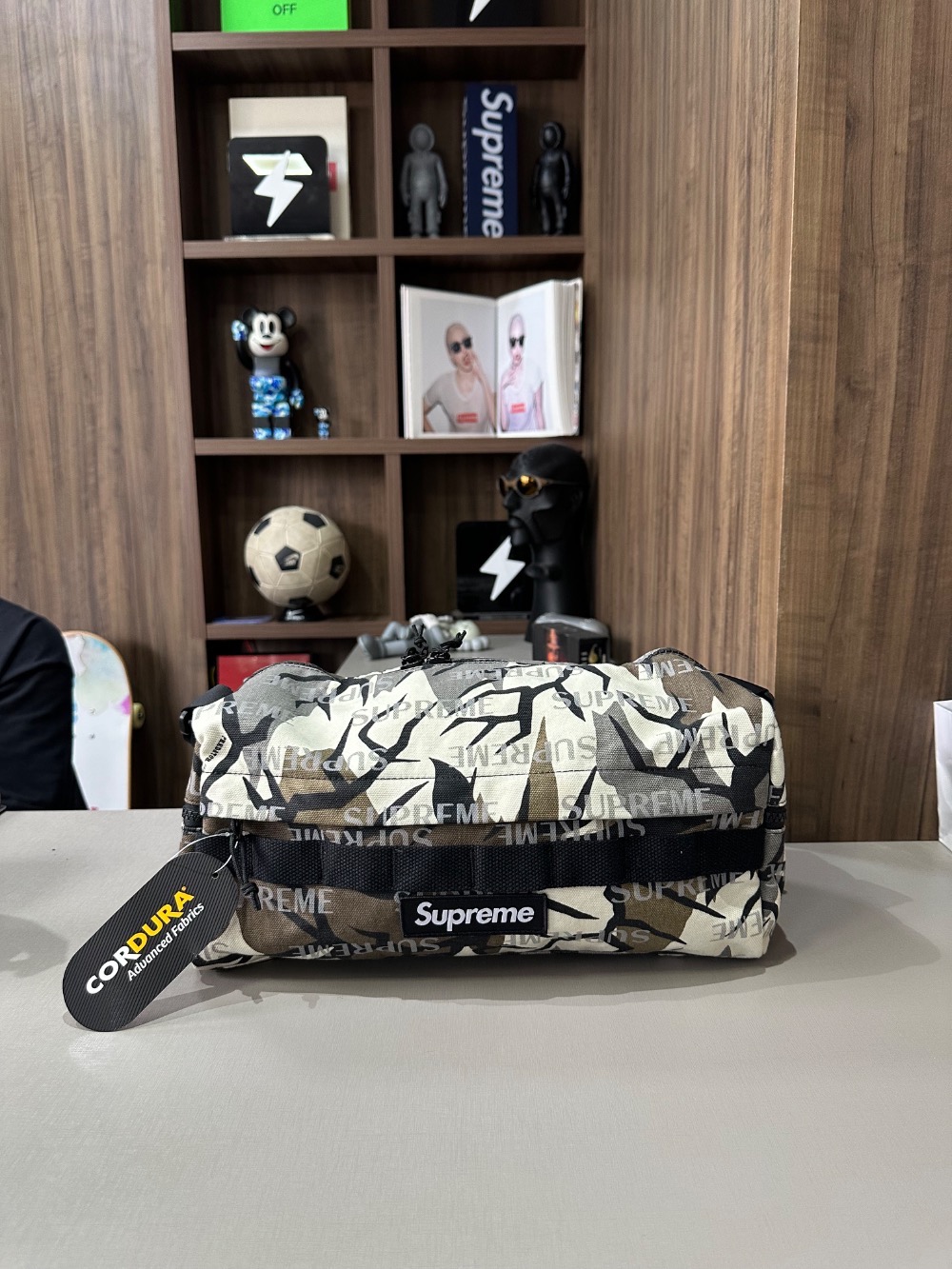Bolsa Supreme Utility Bag Predator Camo FW26-W1 — Único, Novo
