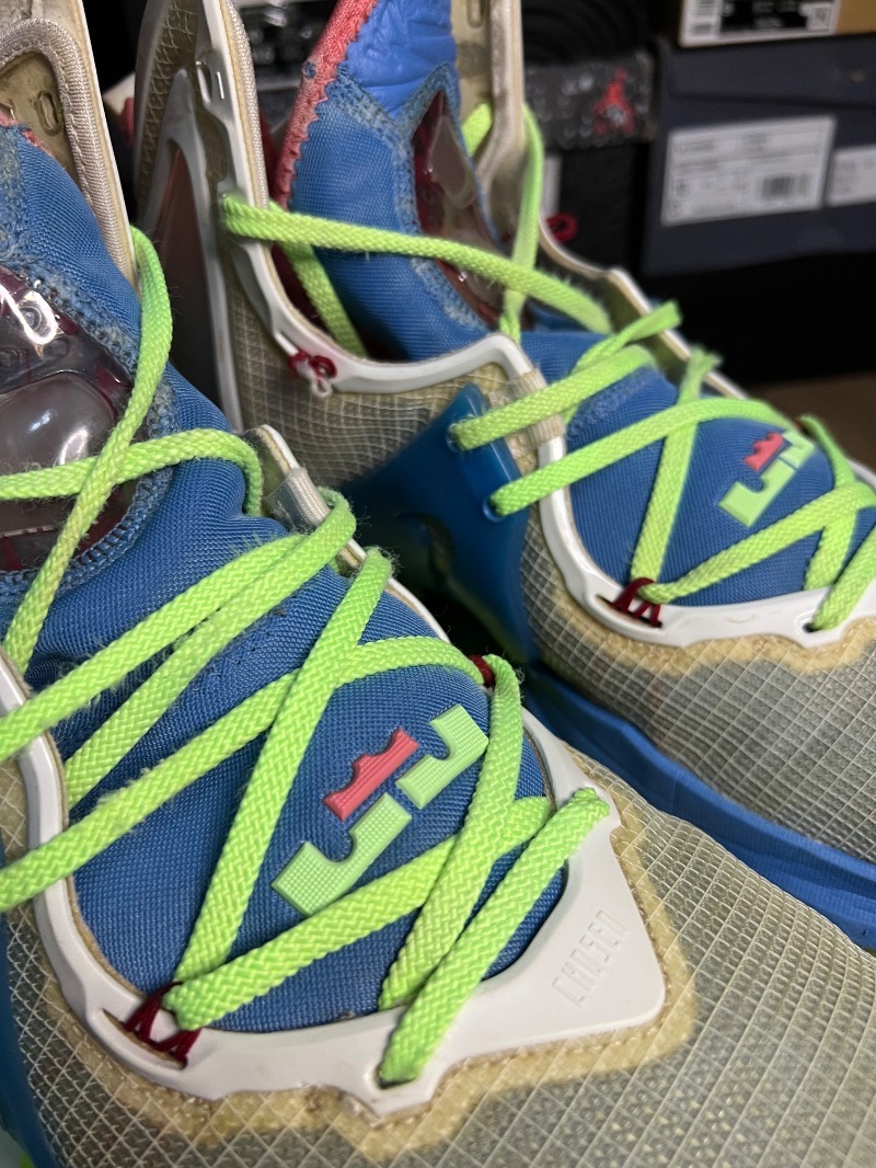 Foto 5 de Nike LeBron 19 Dutch Blue Lime Glow — 44.5 / 45, Usado