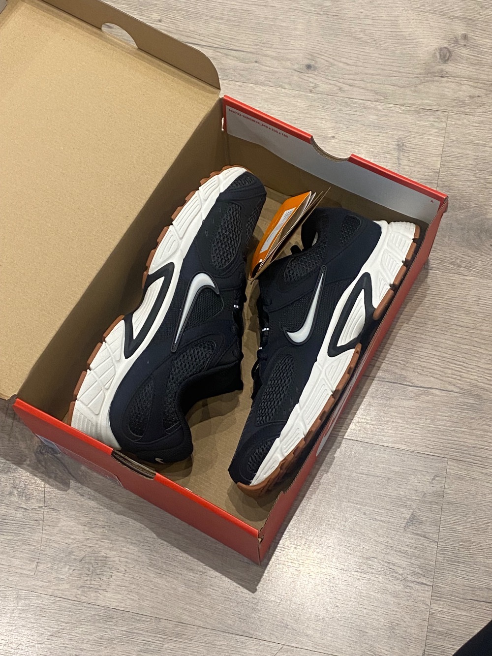 Nike V5 RNR Black Phantom Gum Med Brown — 38 / 39 / 40 / 41, Novo