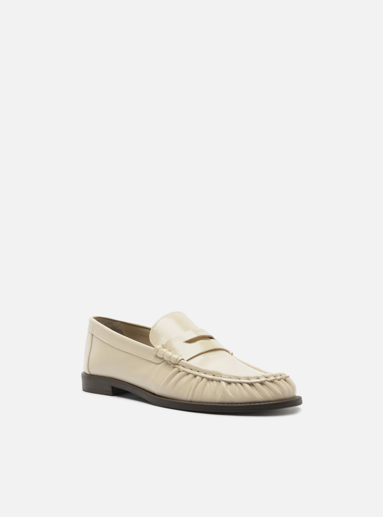 Foto 2 de Mocassim Off White Couro Acamurçado