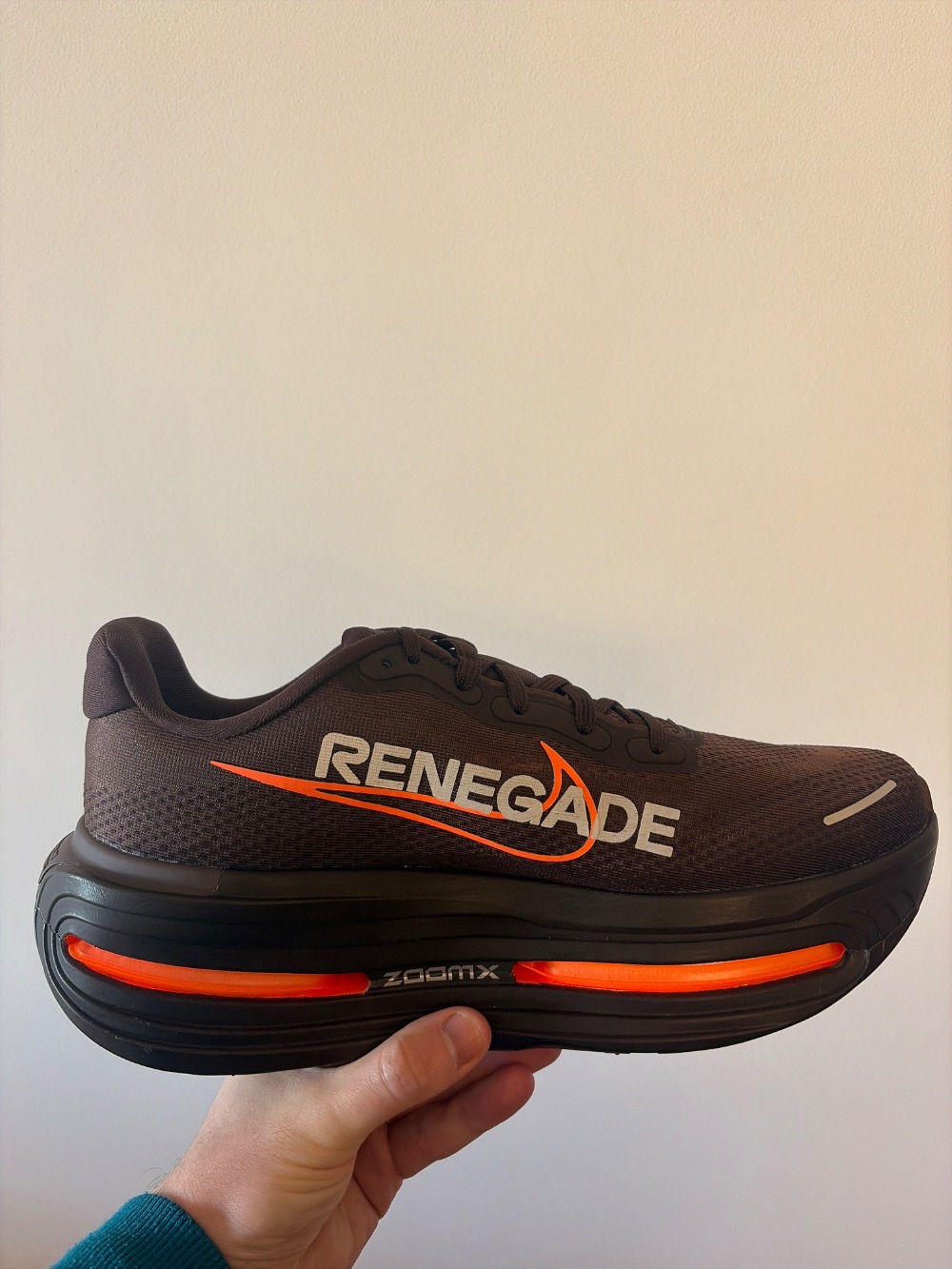 Renegade x Nike Vomero Premium Brown Basalt Total Orange — 43, Novo